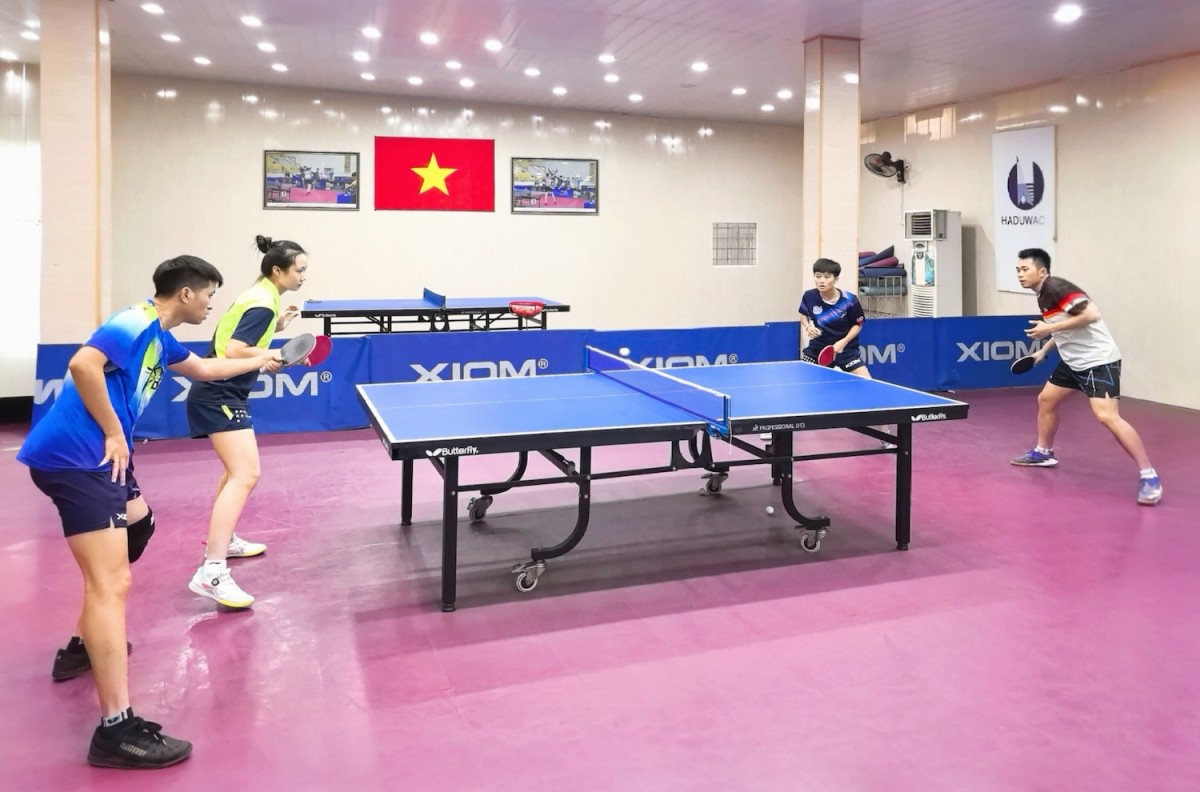 Các vận động viên đội bóng bàn Hải Dương tích cực luyện tập chuẩn bị cho Giải vô địch Bóng bàn quốc gia Báo Nhân Dân lần thứ 43
