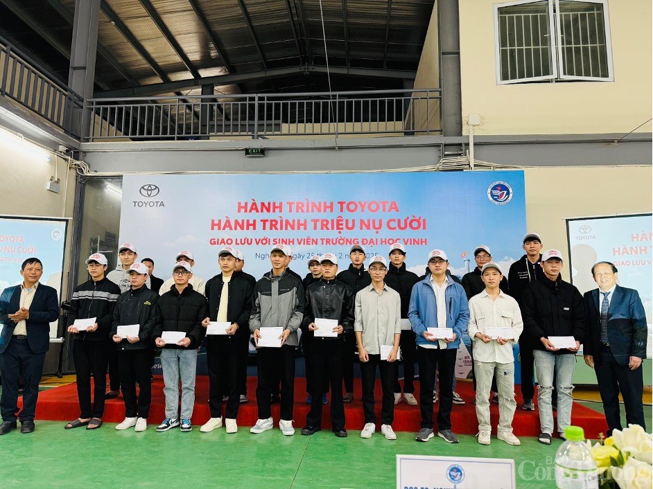 Toyota Vinh tích cực đồng hành cùng các hoạt động cộng đồng, tài trợ nghiên cứu khoa học và khởi nghiệp tại địa phương