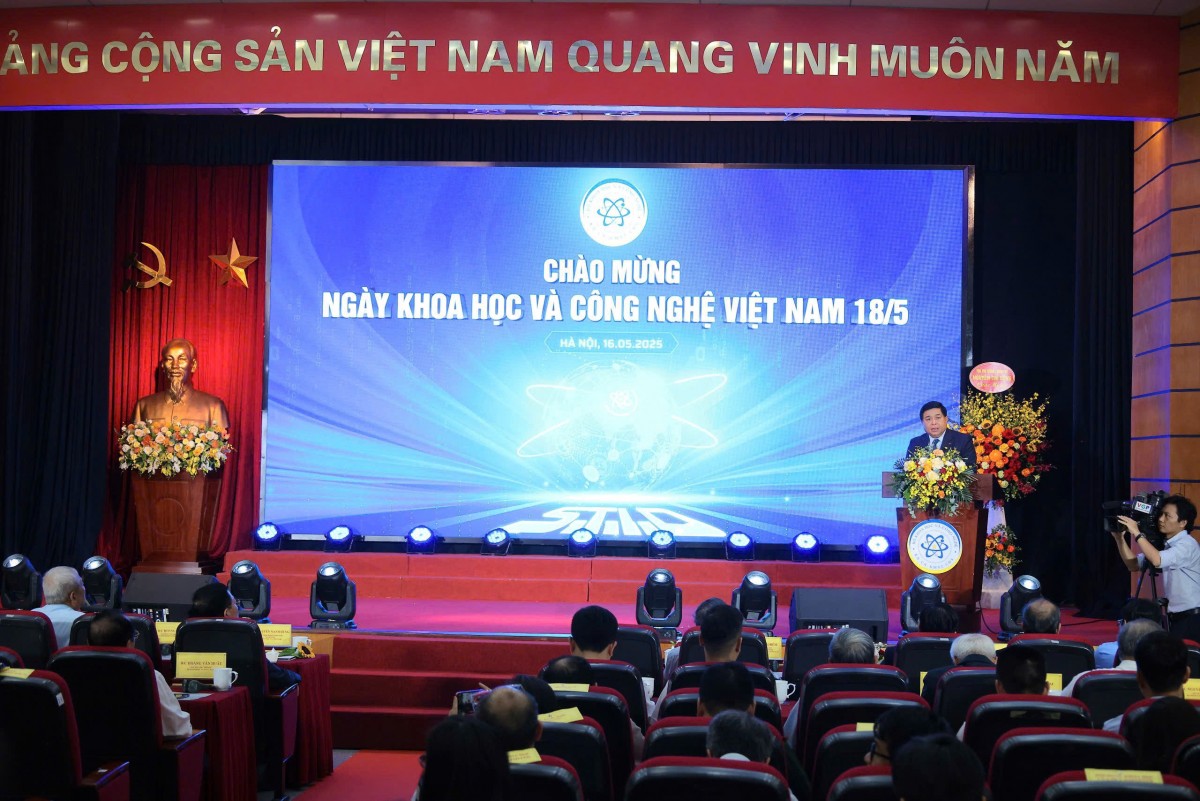 Đưa thể chế thành cầu nối lan tỏa đến nhà khoa học Đưa thể chế thành cầu nối lan tỏa đến nhà khoa học