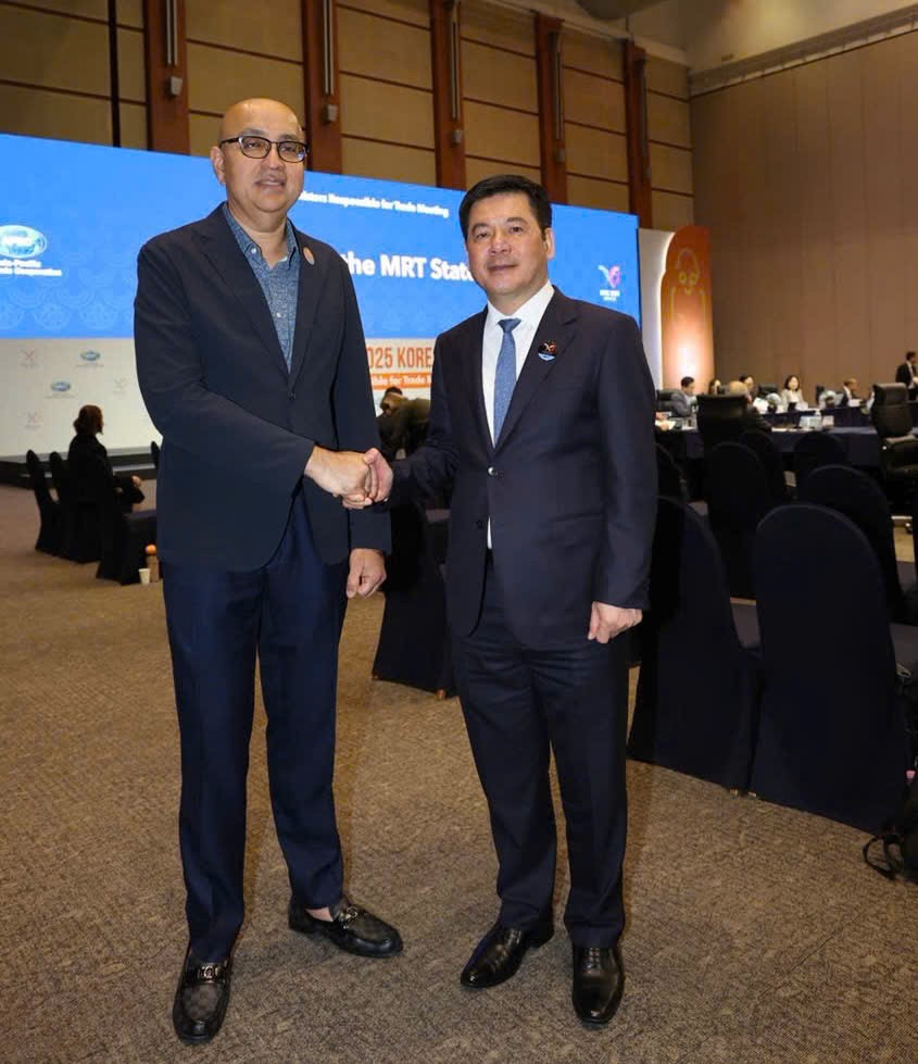Chùm ảnh hoạt động của Bộ trưởng Nguyễn Hồng Diên tại Hội nghị RMT APEC 2025