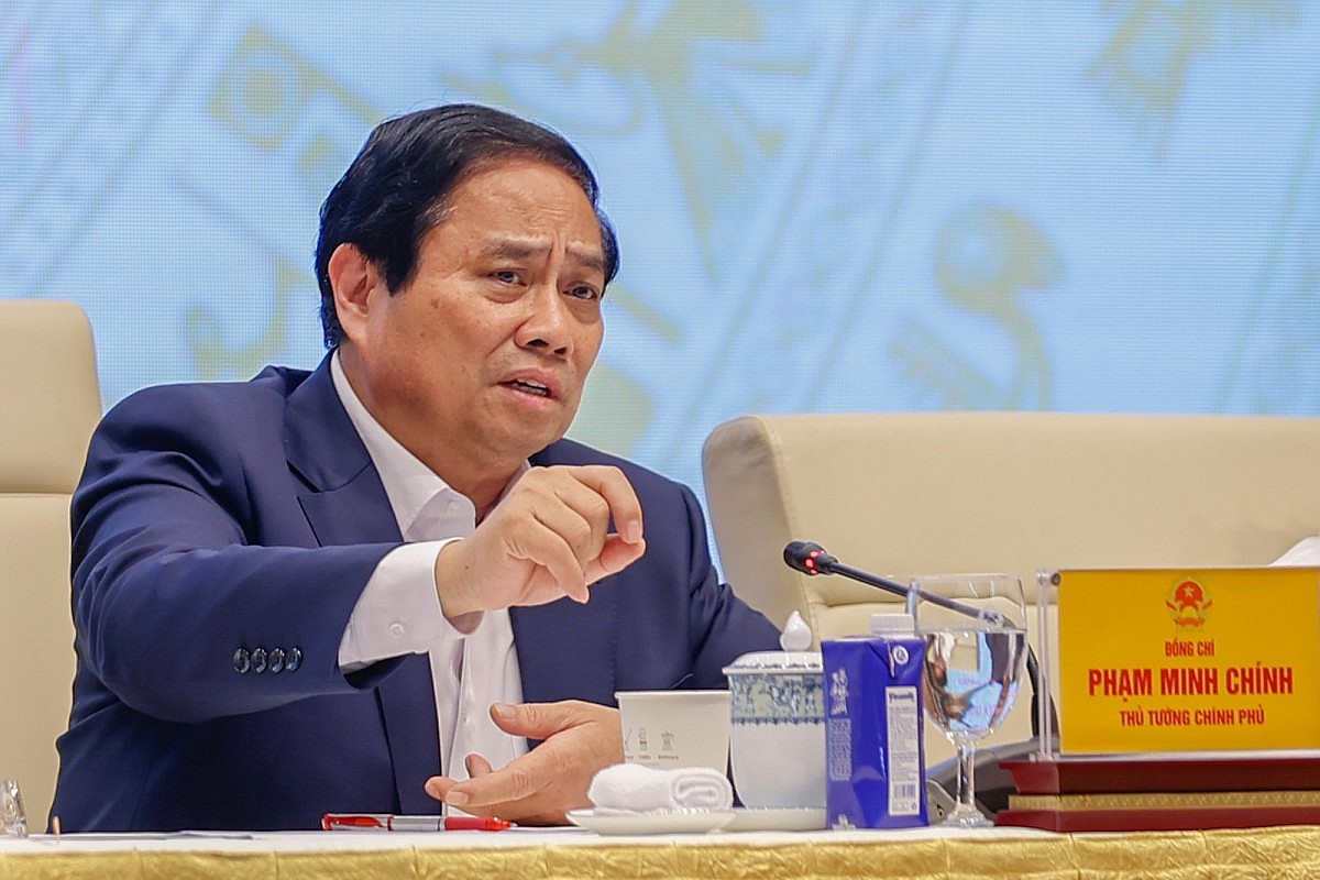 Thủ tướng Phạm Minh Chính nhấn mạnh, đẩy mạnh phát triển KHCN, đổi mới sáng tạo, chuyển đổi số phải gắn với đơn giản hóa và cương quyết cắt bỏ các thủ tục hành chính rườm rà, phiền hà, bỏ cơ chế xin cho, giảm thời gian, chi phí, tuân thủ cho người dân và doanh nghiệp - Ảnh: VGP/Nhật Bắc Thủ tướng Phạm Minh Chính nhấn mạnh, đẩy mạnh phát triển KHCN, đổi mới sáng tạo, chuyển đổi số phải gắn với đơn giản hóa và cương quyết cắt bỏ các thủ tục hành chính rườm rà, phiền hà, bỏ cơ chế xin cho, giảm thời gian, chi phí, tuân thủ cho người dân và doanh nghiệp - Ảnh: VGP/Nhật Bắc