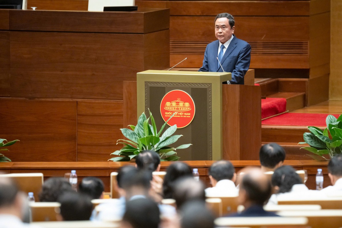 Chủ tịch Quốc hội báo cáo nội dung trọng tâm, cốt lõi của Nghị quyết số 66 của Bộ Chính trị về đổi mới công tác xây dựng và thi hành pháp luật đáp ứng yêu cầu phát triển đất nước trong kỷ nguyên mới Chủ tịch Quốc hội báo cáo nội dung trọng tâm, cốt lõi của Nghị quyết số 66 của Bộ Chính trị về đổi mới công tác xây dựng và thi hành pháp luật đáp ứng yêu cầu phát triển đất nước trong kỷ nguyên mới