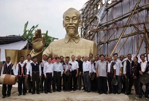 tượng đài Bác Hồ tượng đài Bác Hồ