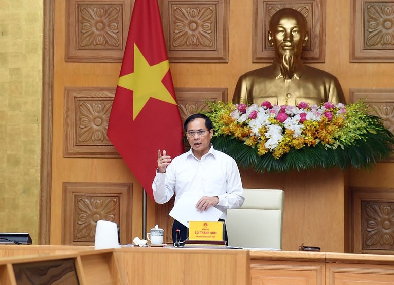 Phó Thủ tướng Bùi Thanh Sơn chủ trì Phiên họp thứ nhất Tổ công tác của Thủ tướng Chính phủ về cao điểm đấu tranh, ngăn chặn, đẩy lùi tội phạm buôn lậu, gian lận thương mại, hàng giả - Ảnh: VGP/Hải Minh Phó Thủ tướng Bùi Thanh Sơn chủ trì Phiên họp thứ nhất Tổ công tác của Thủ tướng Chính phủ về cao điểm đấu tranh, ngăn chặn, đẩy lùi tội phạm buôn lậu, gian lận thương mại, hàng giả - Ảnh: VGP/Hải Minh