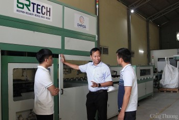 Gặp người kéo dài vòng đời tấm pin năng lượng mặt trời