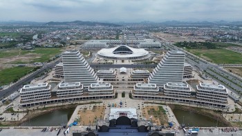 Vẻ đẹp những công trình biểu tượng của thành phố Hoa phượng đỏ