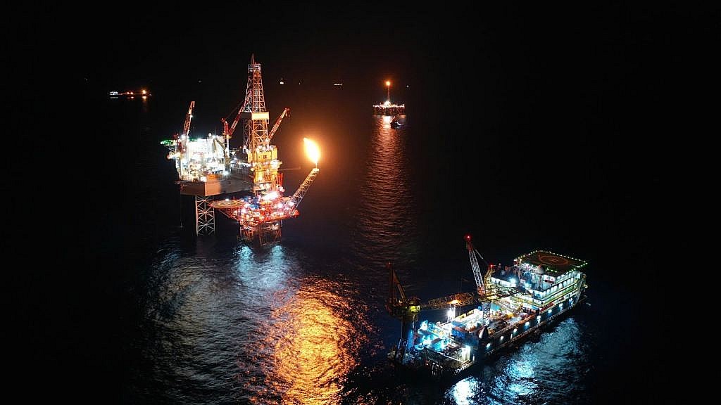 Giàn WHP-DH01, thuộc dự án phát triển mỏ Đại Hùng giai đoạn 3, chính thức khai thác dòng dầu thương mại đầu tiên vào ngày 7/5/2025