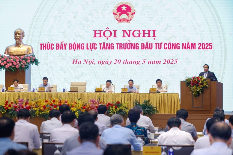 Thủ tướng Phạm Minh Chính chủ trì Hội nghị thúc đẩy động lực tăng trưởng đầu tư công năm 2025 - Ảnh: VGP/Nhật Bắc Thủ tướng Phạm Minh Chính chủ trì Hội nghị thúc đẩy động lực tăng trưởng đầu tư công năm 2025 - Ảnh: VGP/Nhật Bắc