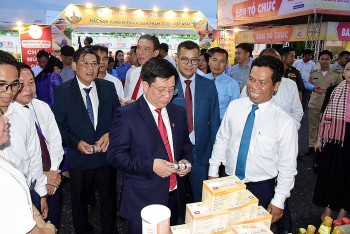 Hội chợ Tịnh Biên - An Giang: Đưa hàng Việt vươn qua cửa ngõ biên giới