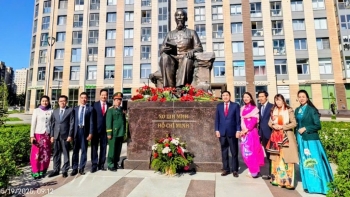 Đoàn công tác Điện Biên dự kỷ niệm 135 năm Ngày sinh Chủ tịch Hồ Chí Minh tại Nga