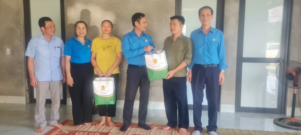 Công đoàn Công Thương Việt Nam tiếp sức người lao động HàGiang