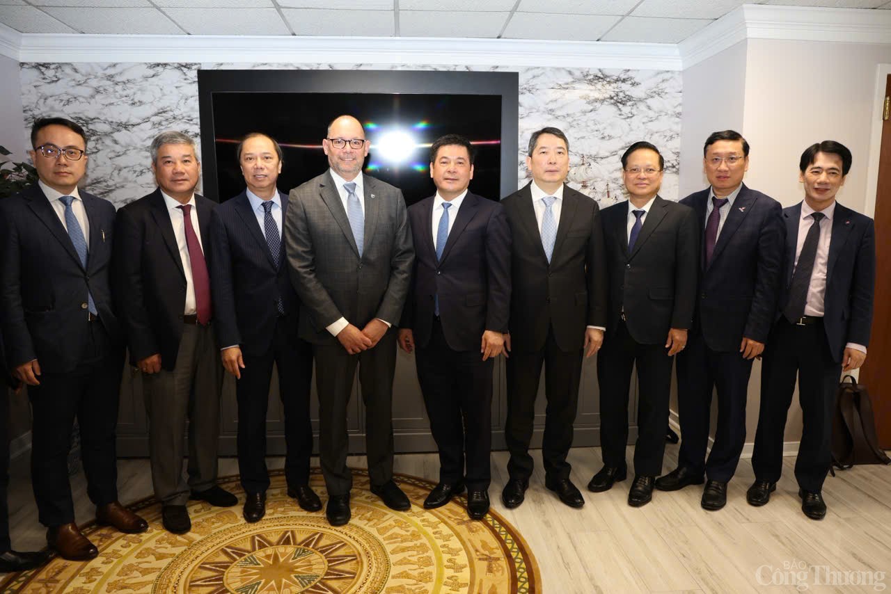 Bộ trưởng Nguyễn Hồng Diên Excelerate Energy về phát triển khí LNG Bộ trưởng Nguyễn Hồng Diên Excelerate Energy về phát triển khí LNG