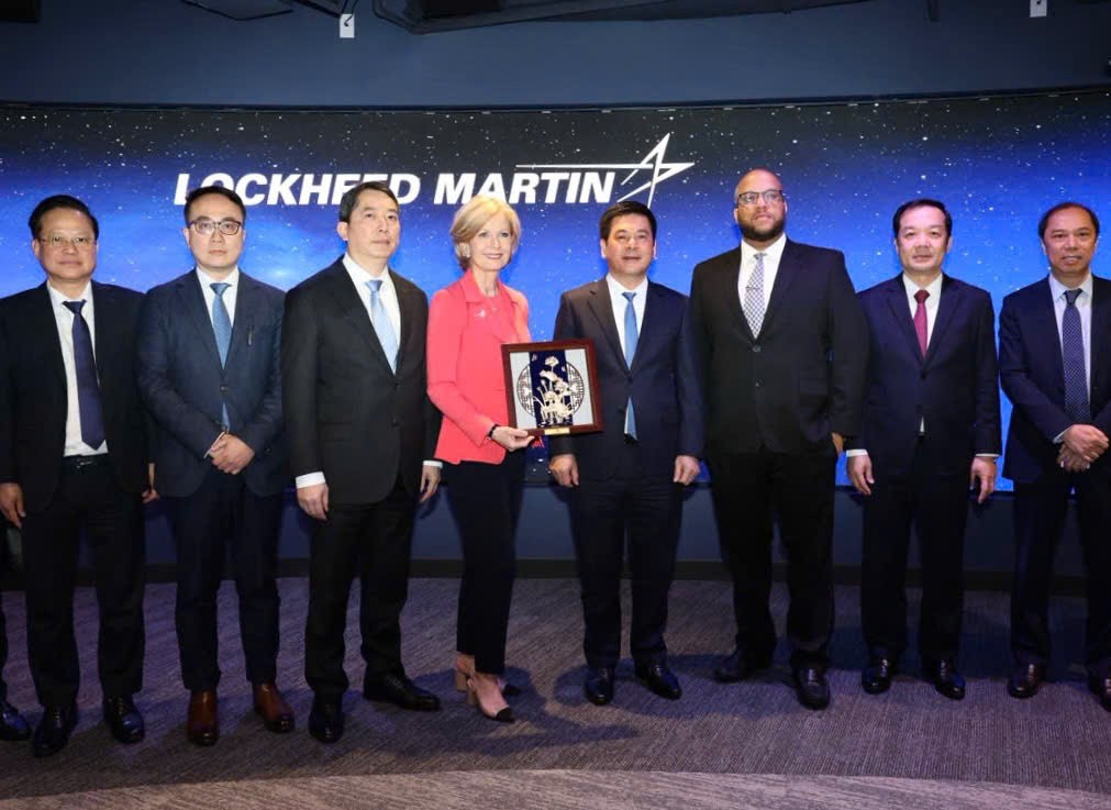 Bộ trưởng Nguyễn Hồng Diên làm việc với Tập đoàn Lockheed Martin