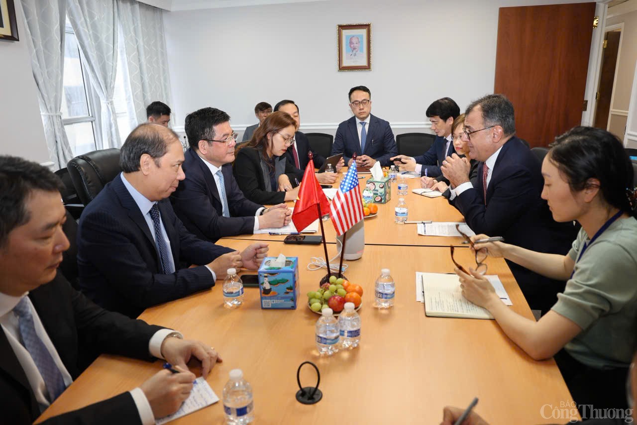 Bộ trưởng Nguyễn Hồng Diên làm việc với lãnh đạo Tập đoànGoogle