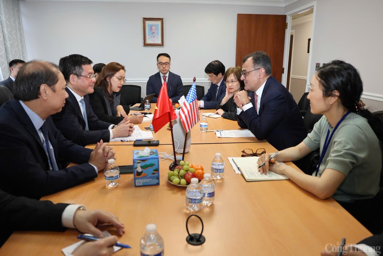 Bộ trưởng Nguyễn Hồng Diên làm việc với lãnh đạo Tập đoànGoogle