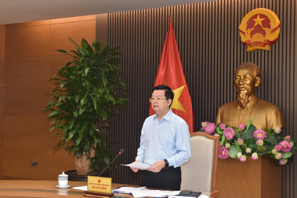 Phó Thủ tướng Mai Văn Chính chủ trì cuộc họp với Bộ Dân tộc và Tôn giáo về phân cấp, phân quyền, phân định thẩm quyền trong lĩnh vực công tác dân tộc, tín ngưỡng, tôn giáo - Ảnh: VGP