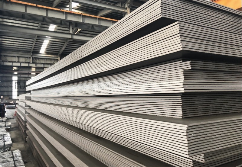 Anh điều chỉnh danh sách hưởng miễn trừ tự vệ với thép