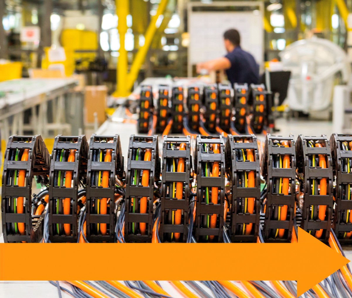 PVC, PUR hay TPE? Khuyến nghị từ igus® giúp lựa chọn đúng loại vỏ cáp cho từng ứng dụng chuyển động