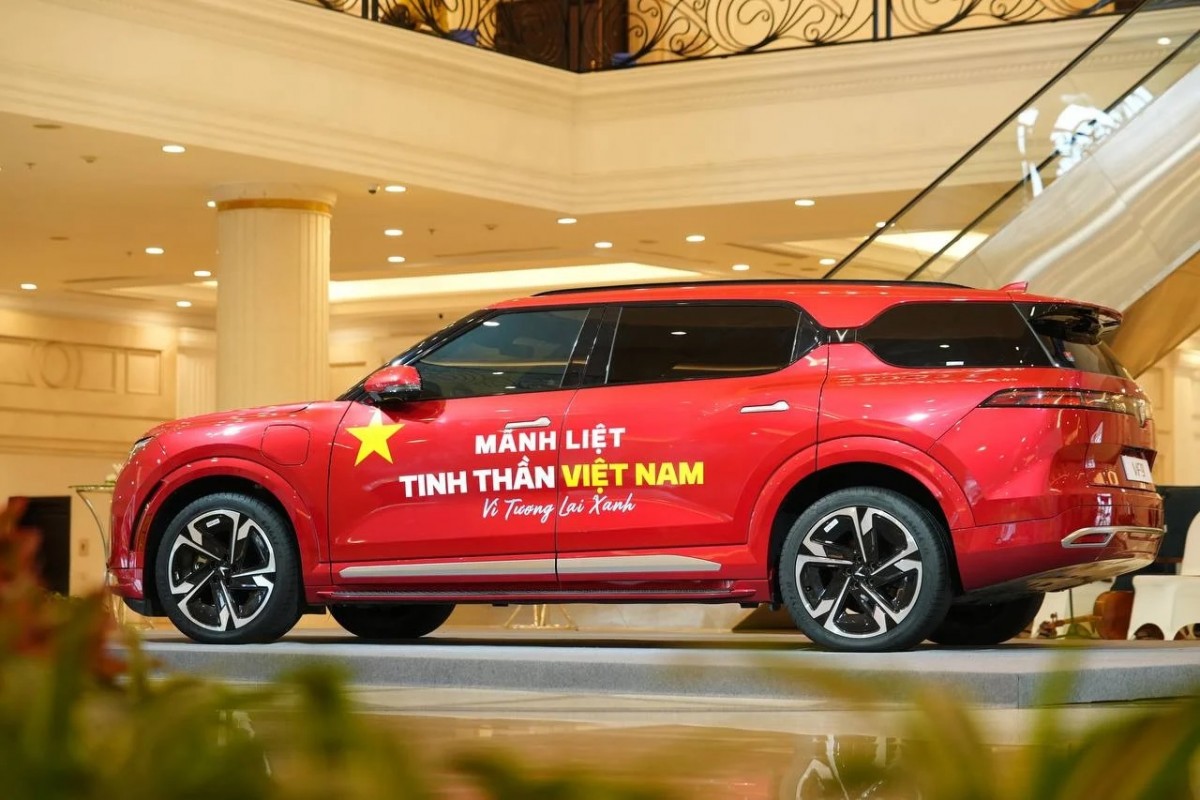 Ưu đãi lớn cho người mua ô tô, xe máy điện