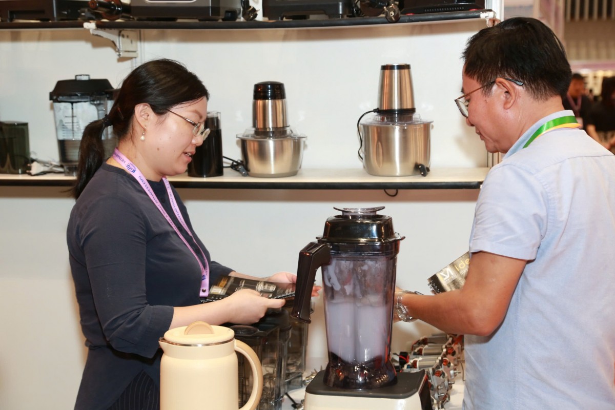 Triển lãm IEAE 2025 quy tụ nhiều thương hiệu gia dụng. Ảnh: Thuỳ Trang