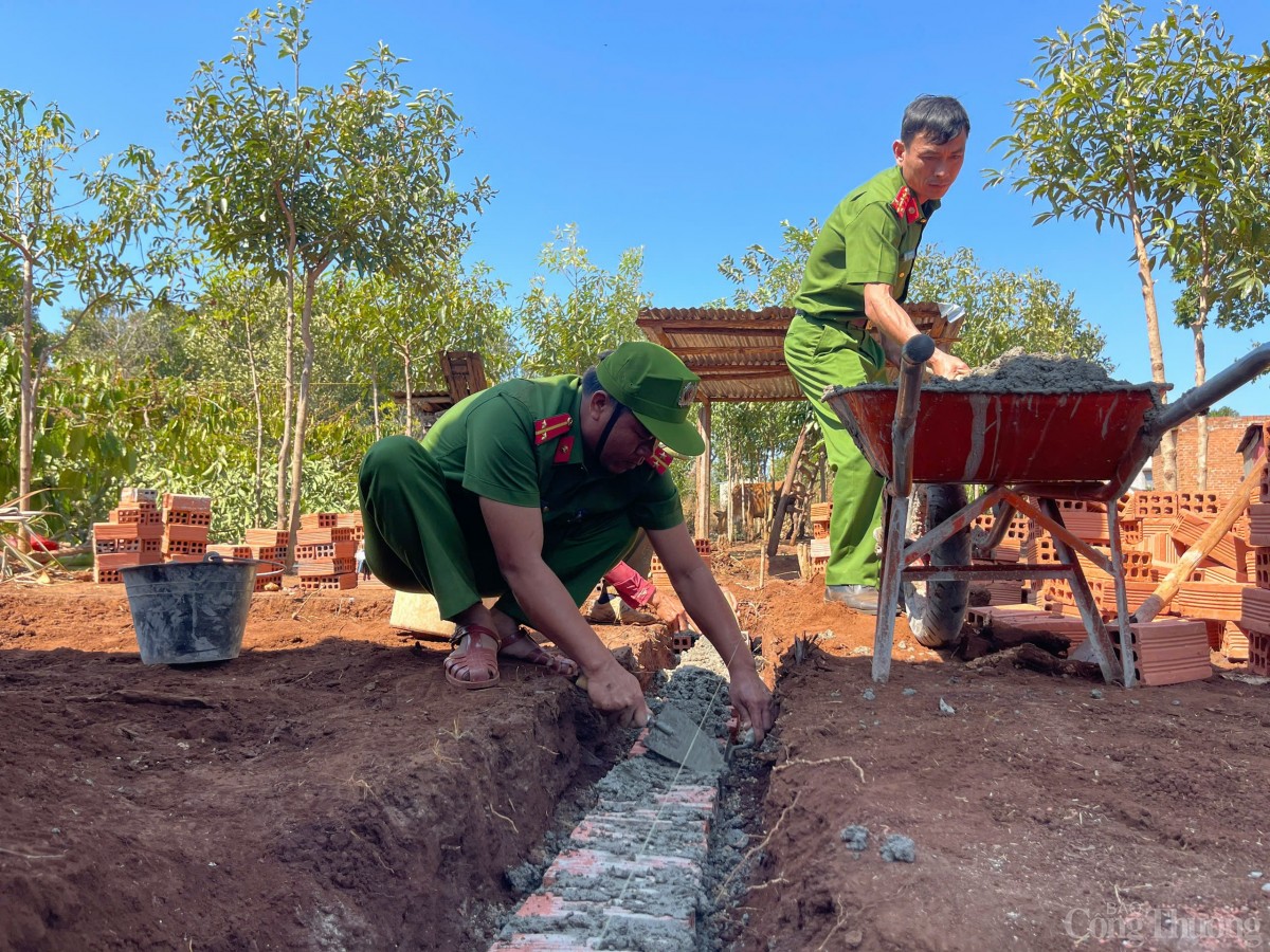 Hành trình dựng xây mái ấm vùng cao Hành trình dựng xây mái ấm vùng cao