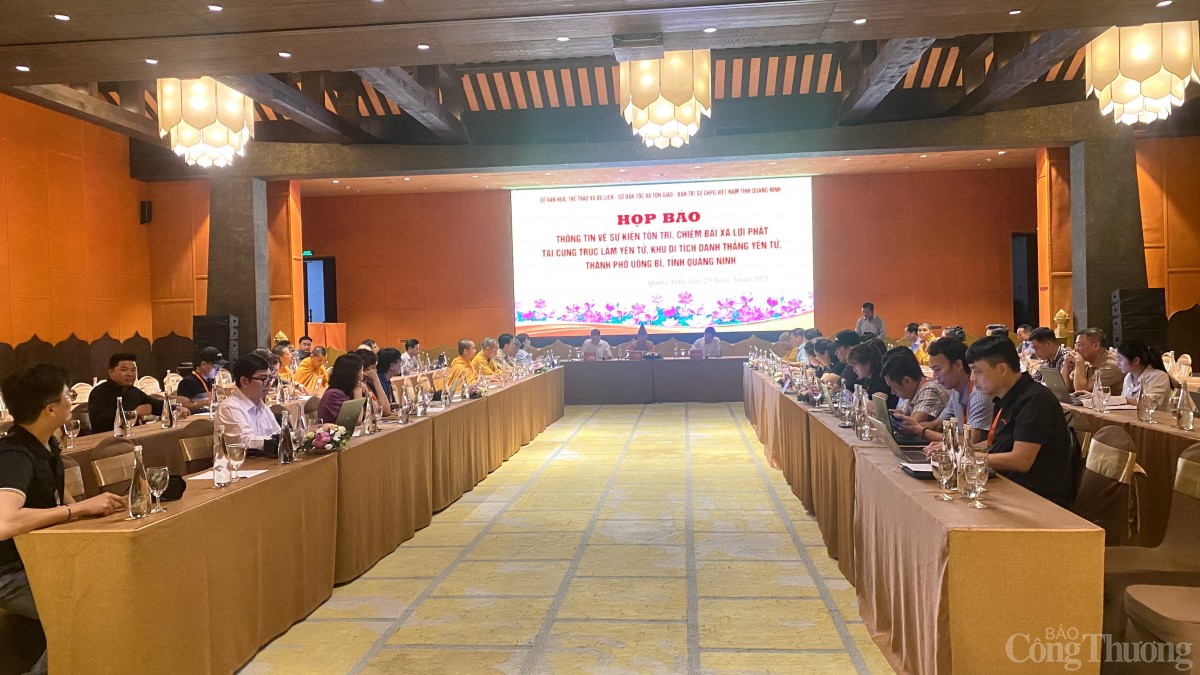 Quảng Ninh: Tôn trí, chiêm bái Xá lợi Phật sự kiện tâm