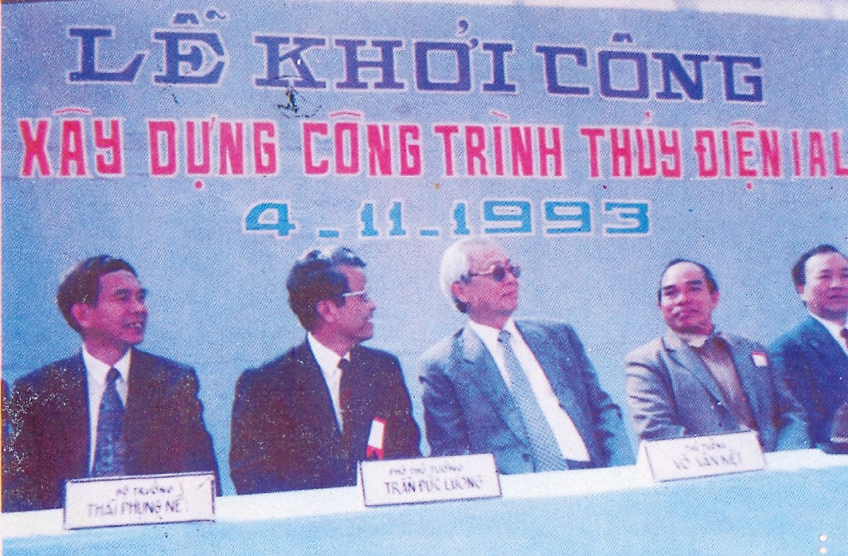 Cố Chủ tịch nước Trần Đức Lương và dấu ấn với ngành điện Việt Nam Cố Chủ tịch nước Trần Đức Lương và dấu ấn với ngành điện Việt Nam