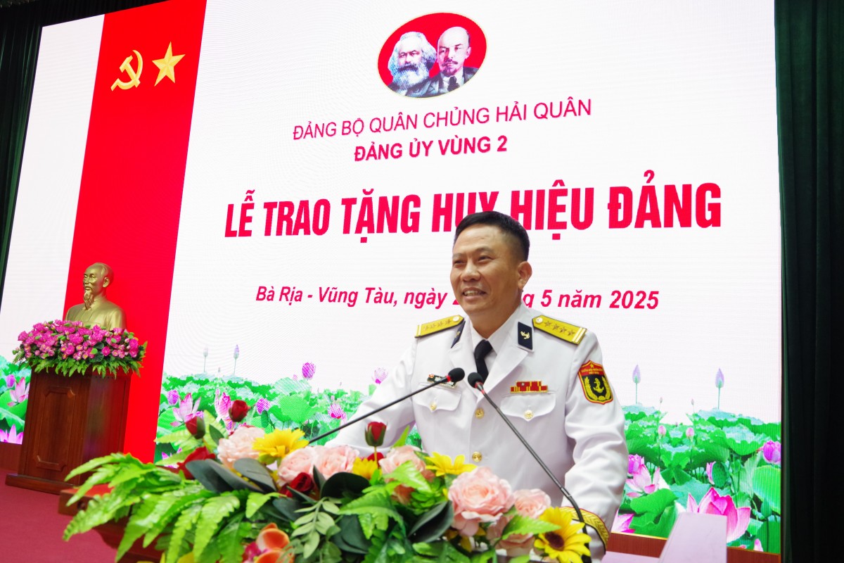 Đại tá Trần Mạnh Chiến, Bí Thư Đảng ủy, Chính ủy Vùng phát biểu Đại tá Trần Mạnh Chiến, Bí Thư Đảng ủy, Chính ủy Vùng phát biểu