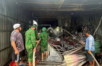 Cà Mau: Cháy lớn tại kho chứa bia, nước ngọt ở U Minh