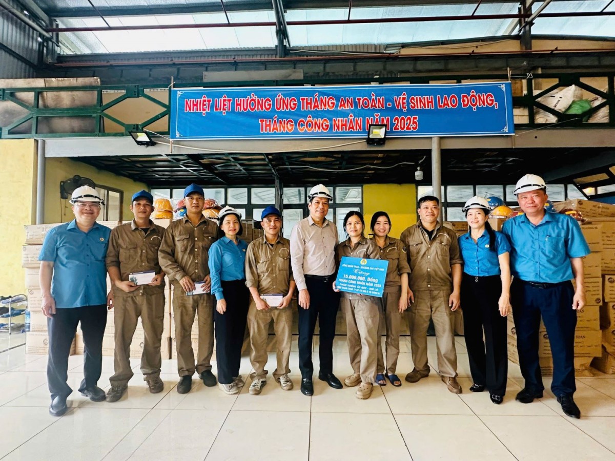 Người lao động Mạo Khê, Uông Bí đón Tháng Công nhân cùng Người lao động Mạo Khê, Uông Bí đón Tháng Công nhân cùng