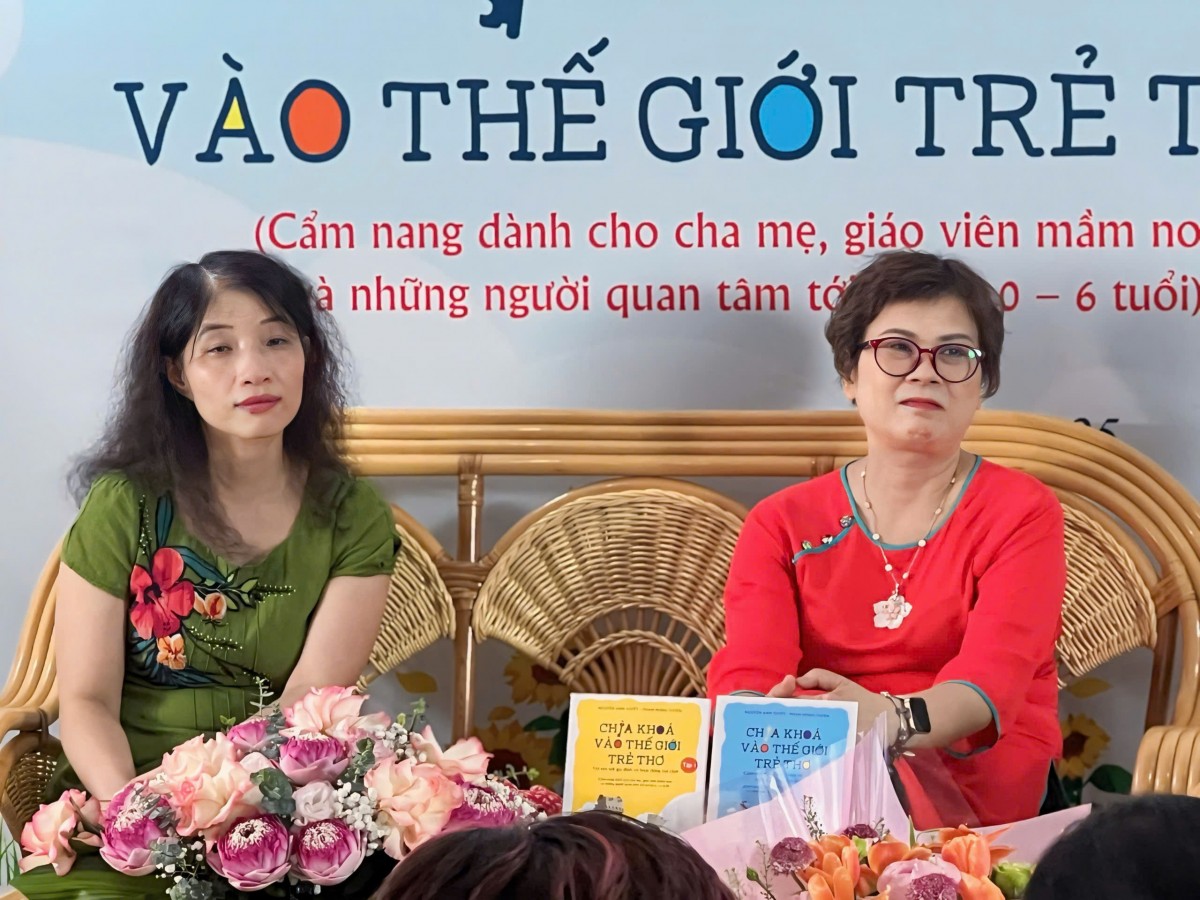 Ra mắt sách
