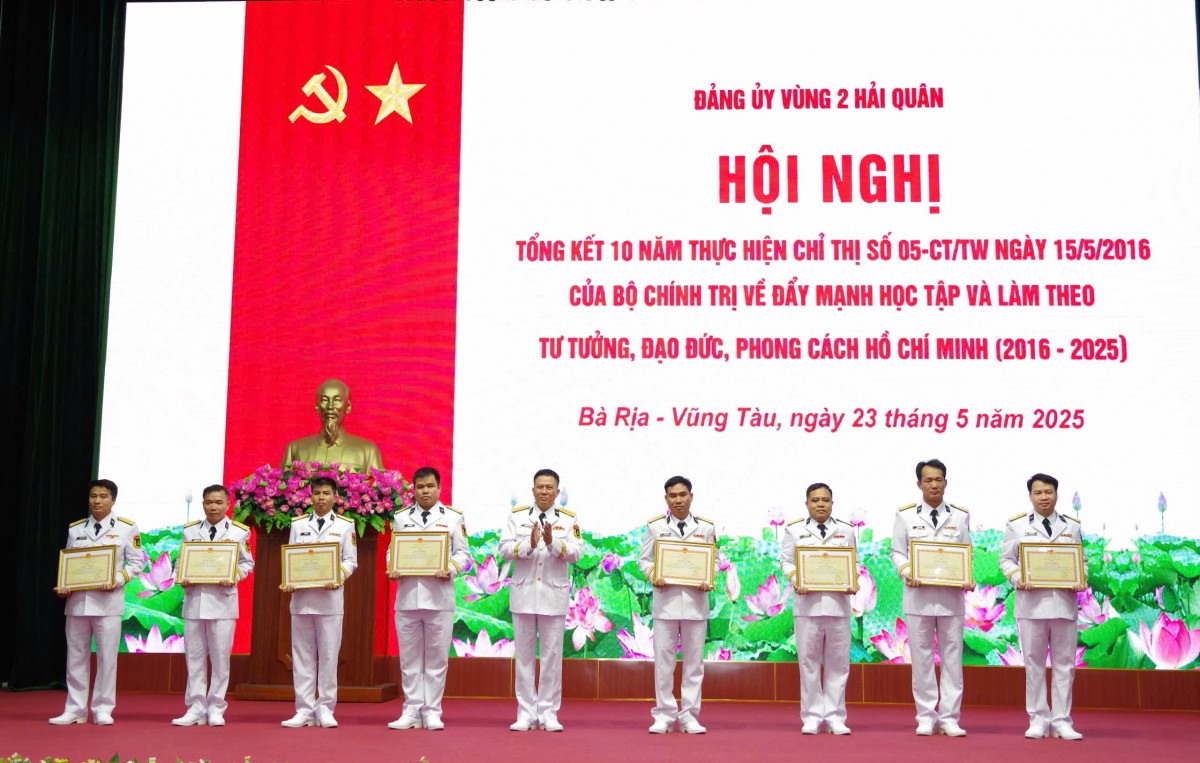 Vùng 2 tổng kết 10 năm thực hiện Chỉ thị 0