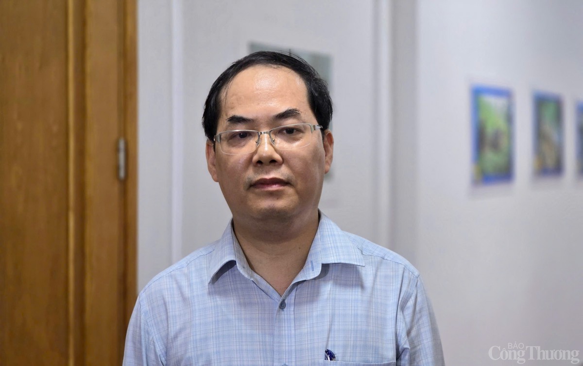  TS. Tạ Mạnh Hùng - Phó Cục trưởng Cục Quản lý Dược 