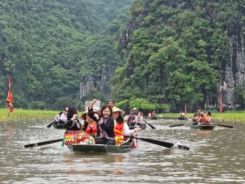 Tuần Du lịch Ninh Bình 2025: Cú hích thúc đẩy du lịch trở thành ngành kinh tế mũi nhọn