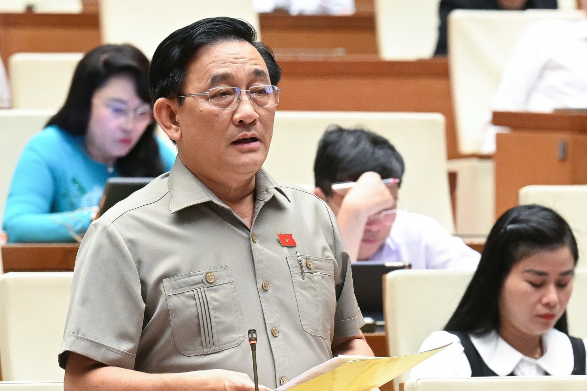 đại biểu Trần Quốc Tuấn (Trà Vinh) 