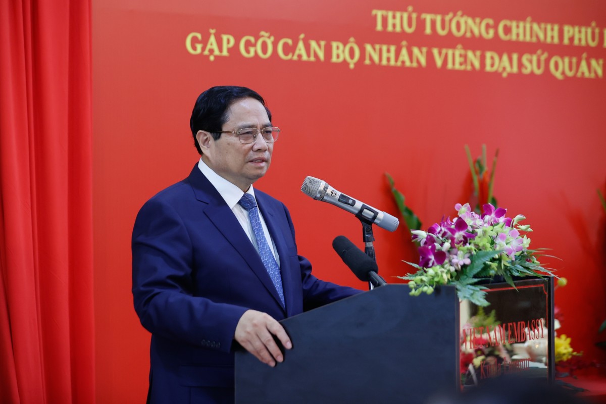 Thủ tướng cho biết, đang đề xuất Quốc hội sửa đổi Luật Quốc tịch với tinh thần thông thoáng hơn, tạo thuận lợi nhất cho kiều bào, cho tất cả mọi người yêu nước cùng đóng góp xây dựng đất nước và chia sẻ niềm tự hào về đất nước - Ảnh: VGP/Nhật Bắc Thủ tướng cho biết, đang đề xuất Quốc hội sửa đổi Luật Quốc tịch với tinh thần thông thoáng hơn, tạo thuận lợi nhất cho kiều bào, cho tất cả mọi người yêu nước cùng đóng góp xây dựng đất nước và chia sẻ niềm tự hào về đất nước - Ảnh: VGP/Nhật Bắc