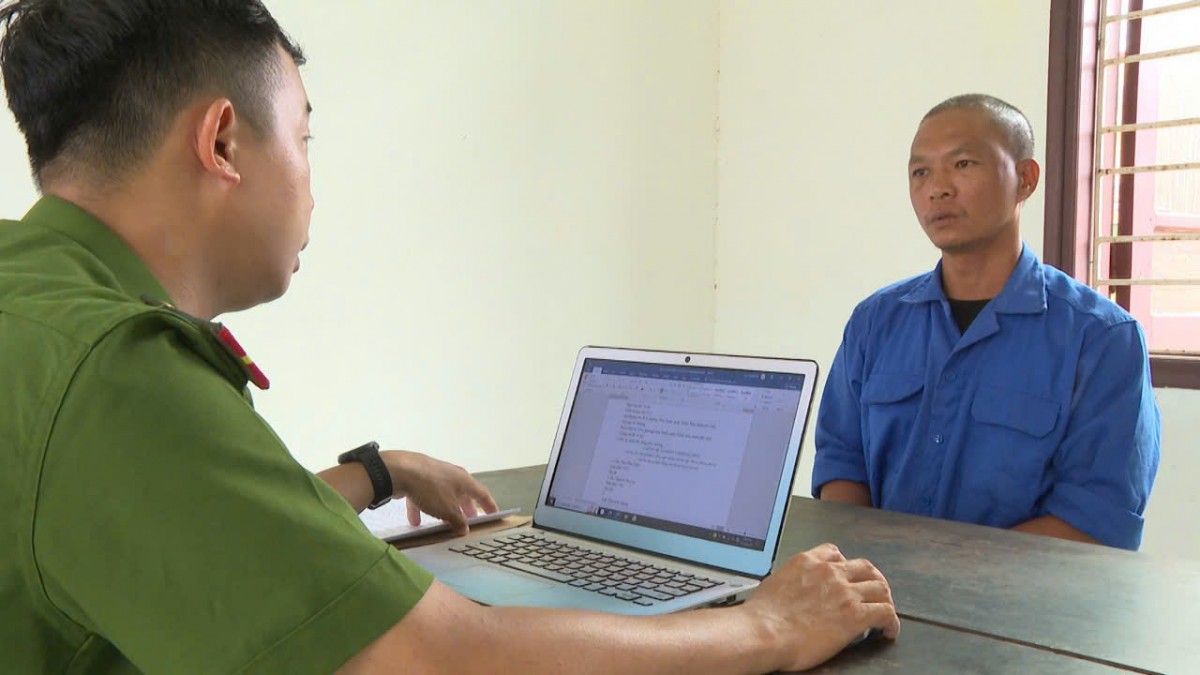 Đối tượng Hồ Văn Phương Tâm tại cơ quan công an  Đối tượng Hồ Văn Phương Tâm tại cơ quan công an