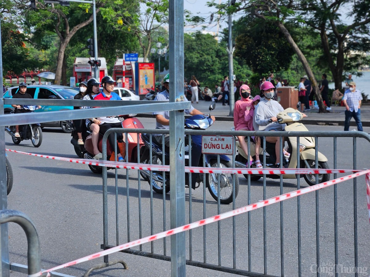 Cận cảnh việc dựng rào, tháo dỡ Hàm cá mập