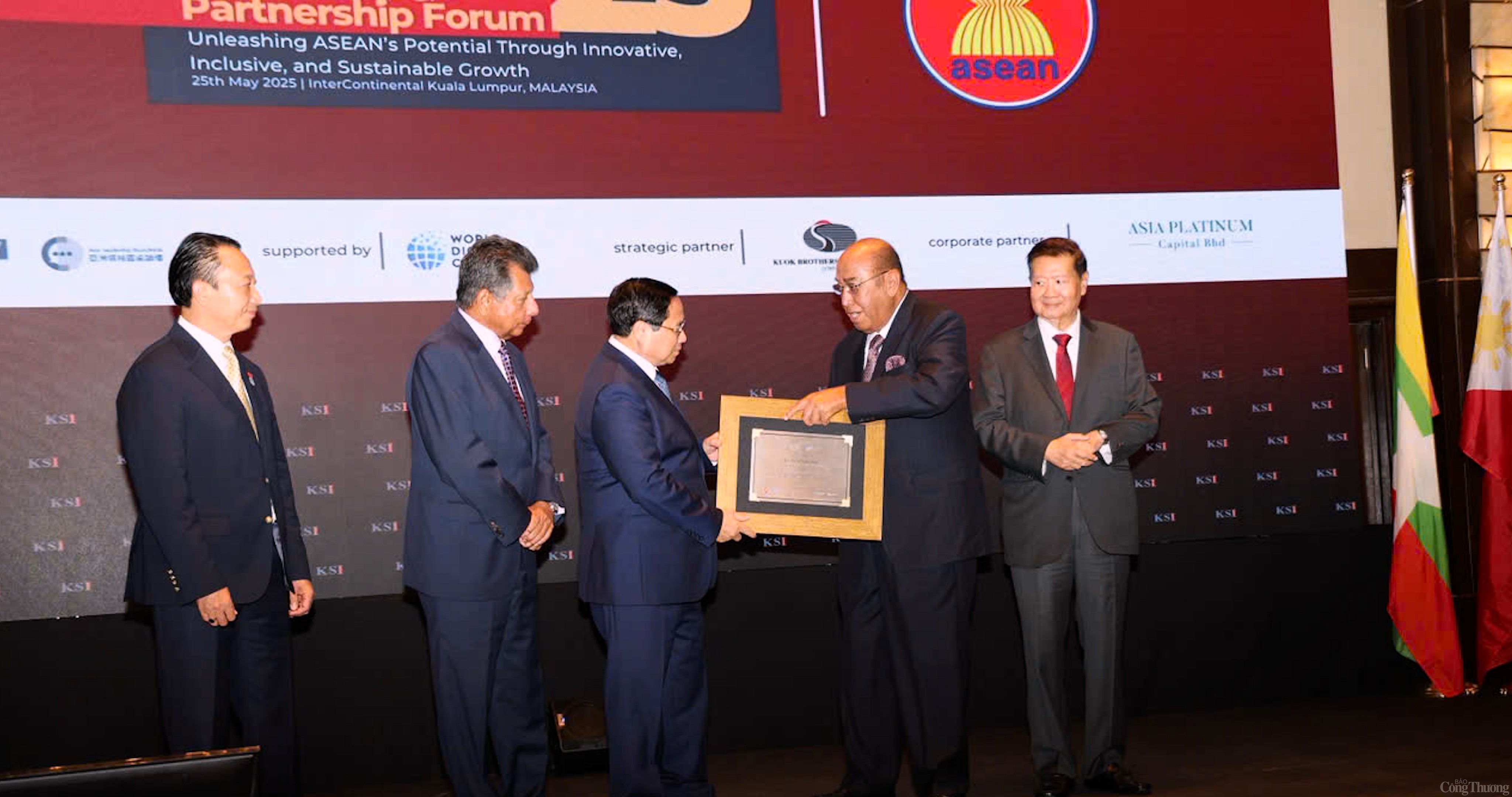 Ảnh: Hoạt động của Bộ trưởng Nguyễn Hồng Diên tại Malaysia Ảnh: Hoạt động của Bộ trưởng Nguyễn Hồng Diên tại Malaysia