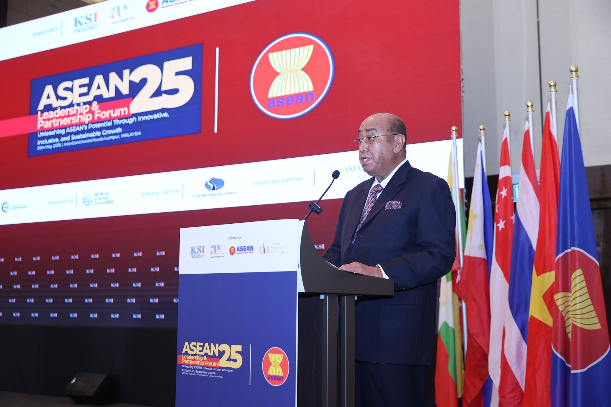 Ảnh: Hoạt động của Bộ trưởng Nguyễn Hồng Diên tại Malaysia Ảnh: Hoạt động của Bộ trưởng Nguyễn Hồng Diên tại Malaysia