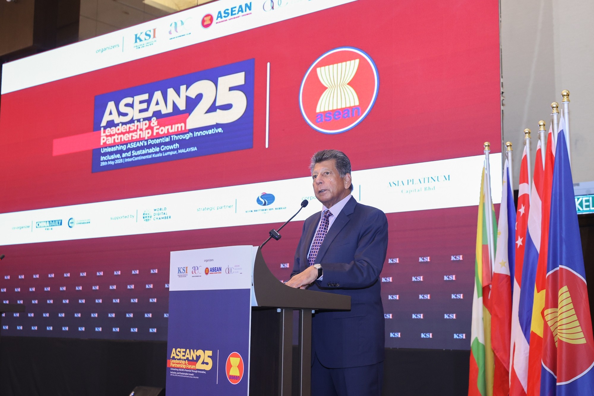 Ảnh: Hoạt động của Bộ trưởng Nguyễn Hồng Diên tại Malaysia Ảnh: Hoạt động của Bộ trưởng Nguyễn Hồng Diên tại Malaysia