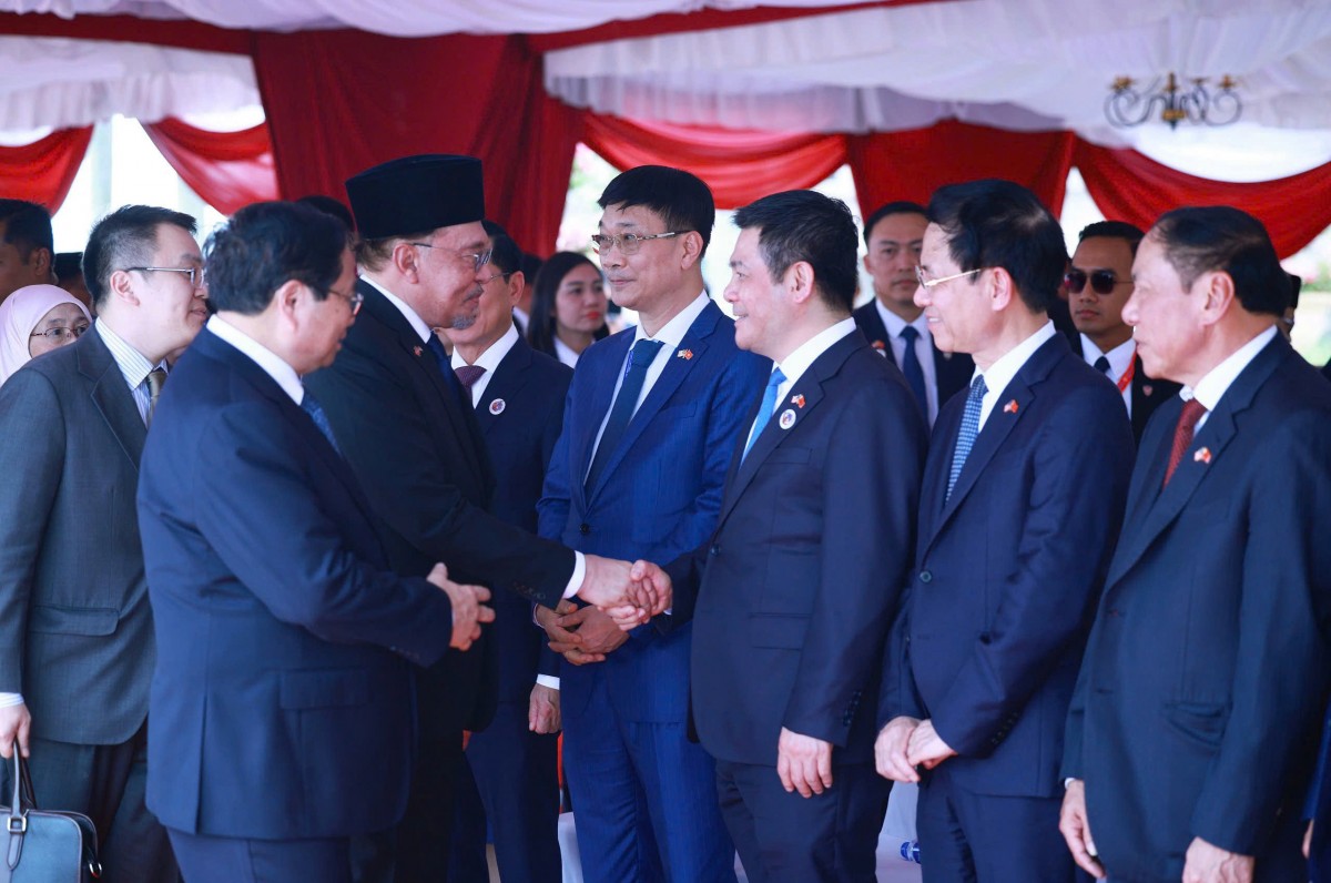 Thủ tướng Anwar Ibrahim chủ trì lễ đón Thủ tướng Phạm Minh Chính thăm chính thức Malaysia Thủ tướng Anwar Ibrahim chủ trì lễ đón Thủ tướng Phạm Minh Chính thăm chính thức Malaysia