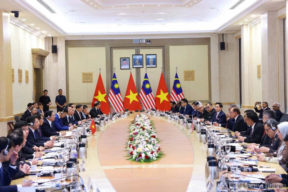 Tại Hội đàm, Hai Thủ tướng bày tỏ hài lòng về sự phát triển của quan hệ song phương thời gian qua, đặc biệt sau khi nâng cấp lên Đối tác Chiến lược toàn diện tháng 11/2024 - Ảnh: VGP/Nhật Bắc Tại Hội đàm, Hai Thủ tướng bày tỏ hài lòng về sự phát triển của quan hệ song phương thời gian qua, đặc biệt sau khi nâng cấp lên Đối tác Chiến lược toàn diện tháng 11/2024 - Ảnh: VGP/Nhật Bắc