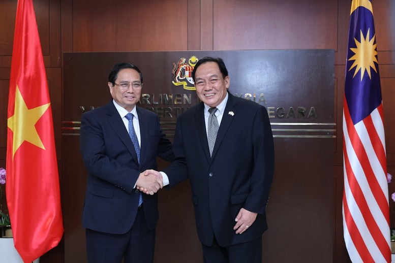 Thủ tướng Chính phủ Phạm Minh Chính hội kiến Chủ tịch Thượng viện Malaysia Dato Awang Bemee Awang Ali Basah - Ảnh: VGP/Nhật Bắc