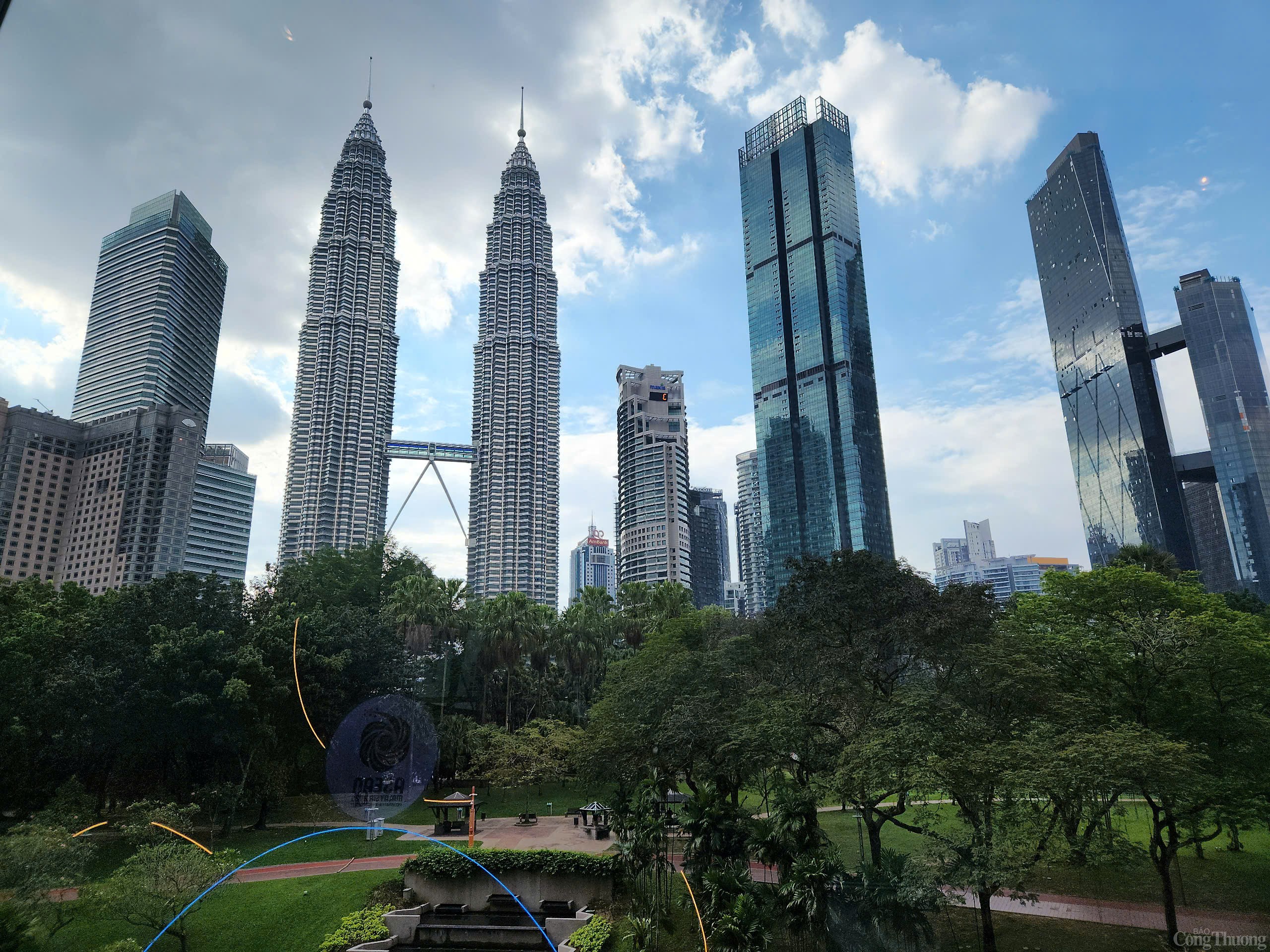 Từ toà tháp đôi Petronas Malaysia nghĩ về quốc huy năng lượngViệtNam Từ tháp đôi Petronas Malaysia nghĩ về quốc huy năng lượng Việt Nam Bài 1: Khi doanh nghiệp nhà nước vươn mình - 1