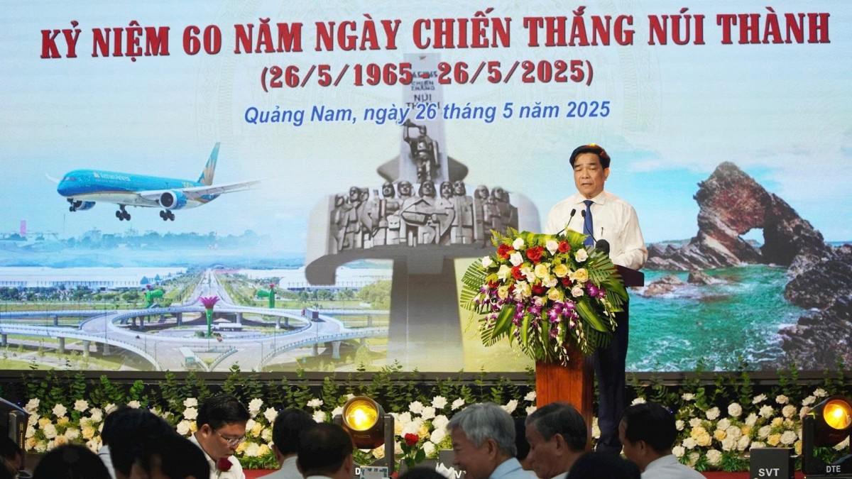 Chủ tịch UBND tỉnh Quảng Nam Lê Văn Dũng phát biểu tại chương trình gặp mặt kỷ niệm 60 năm Ngày Chiến thắng Núi Thành