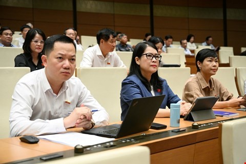 Quốc hội họp phiên toàn thể tại hội trường ngày 27.5