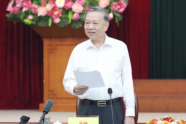 Tổng Bí thư Tô Lâm: Phải có tầm nhìn xa trong chuẩn bị đội ngũ cán bộ, đảm bảo sự kế thừa tiếp bước vững vàng giữa các thế hệ, lớp người đi sau vượt lên lớp người đi trước.