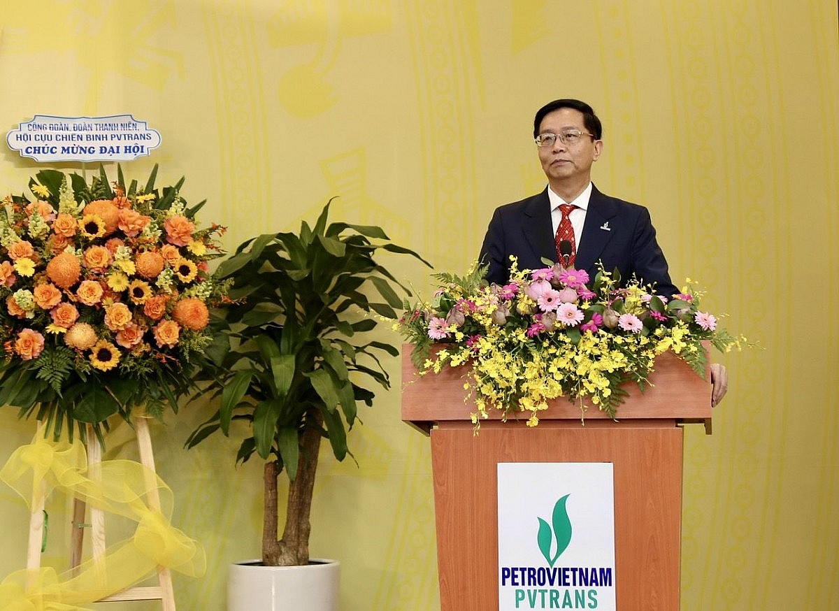 Đồng chí Trần Quang Dũng – Phó Bí thư Thường trực Đảng ủy Tập đoàn Công nghiệp – Năng lượng Quốc gia Việt Nam Đồng chí Trần Quang Dũng – Phó Bí thư Thường trực Đảng ủy Tập đoàn Công nghiệp – Năng lượng Quốc gia Việt Nam