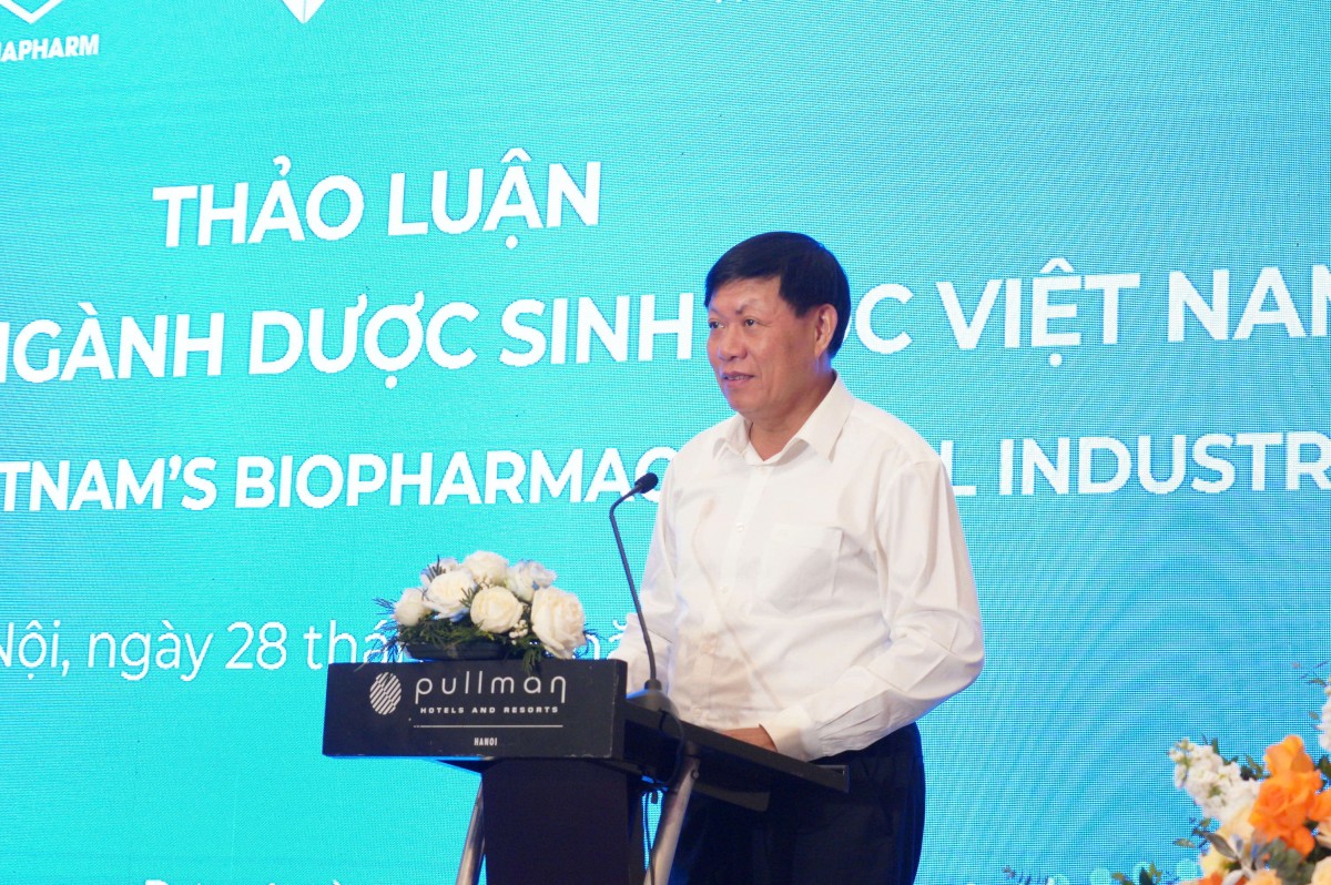 Thứ trưởng Bộ Y tế Đỗ Xuân Tuyên phát biểu tại hội nghị Thứ trưởng Bộ Y tế Đỗ Xuân Tuyên phát biểu tại hội nghị